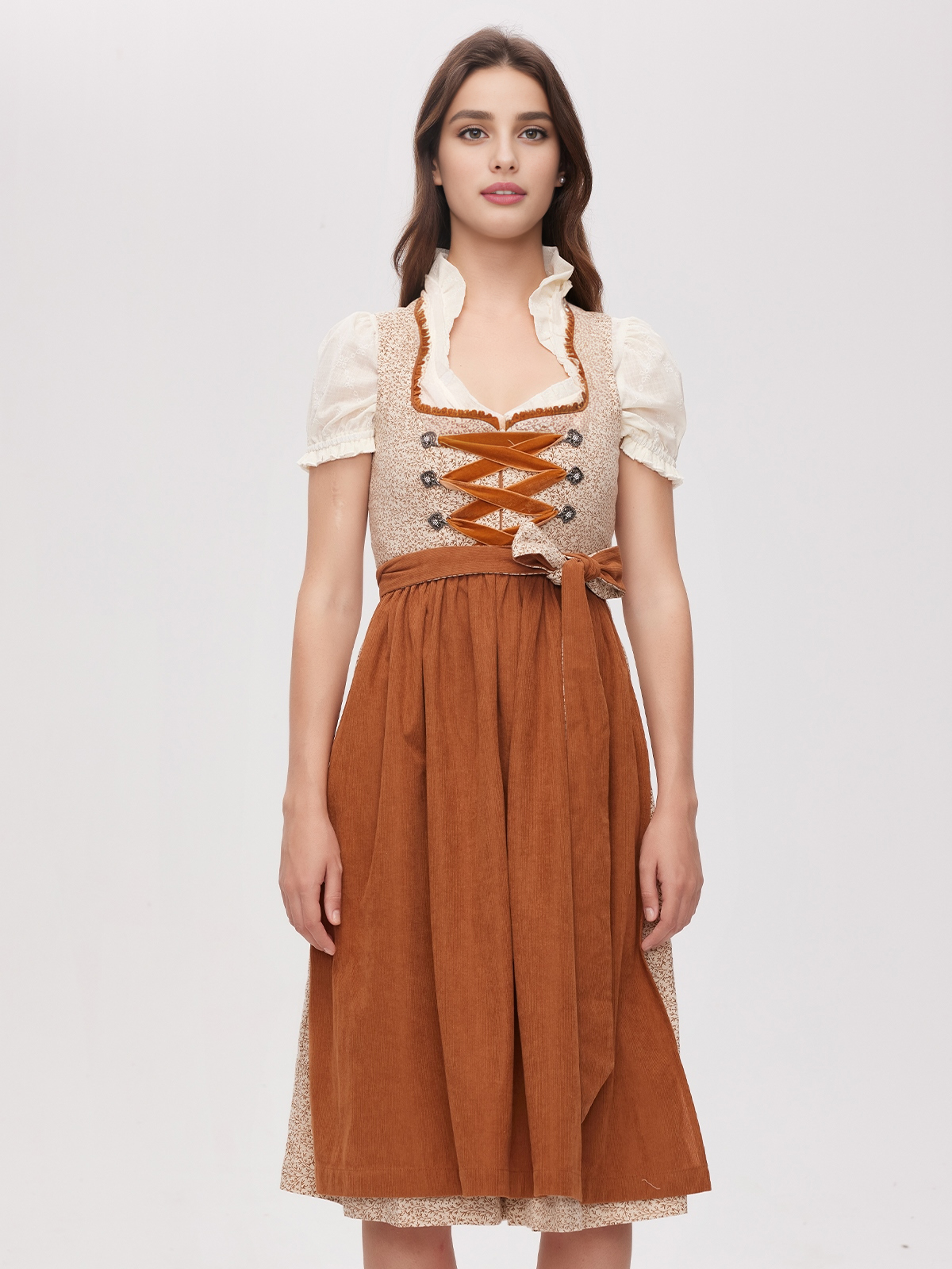 Modernes Dirndl in Braun