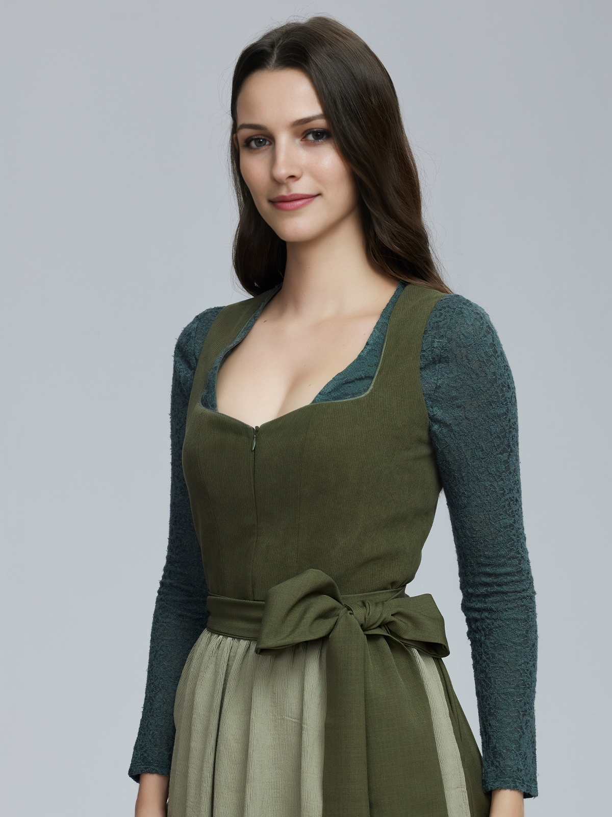 Modernes Dirndl kurz in Grün – perfekt für den urbanen Look
