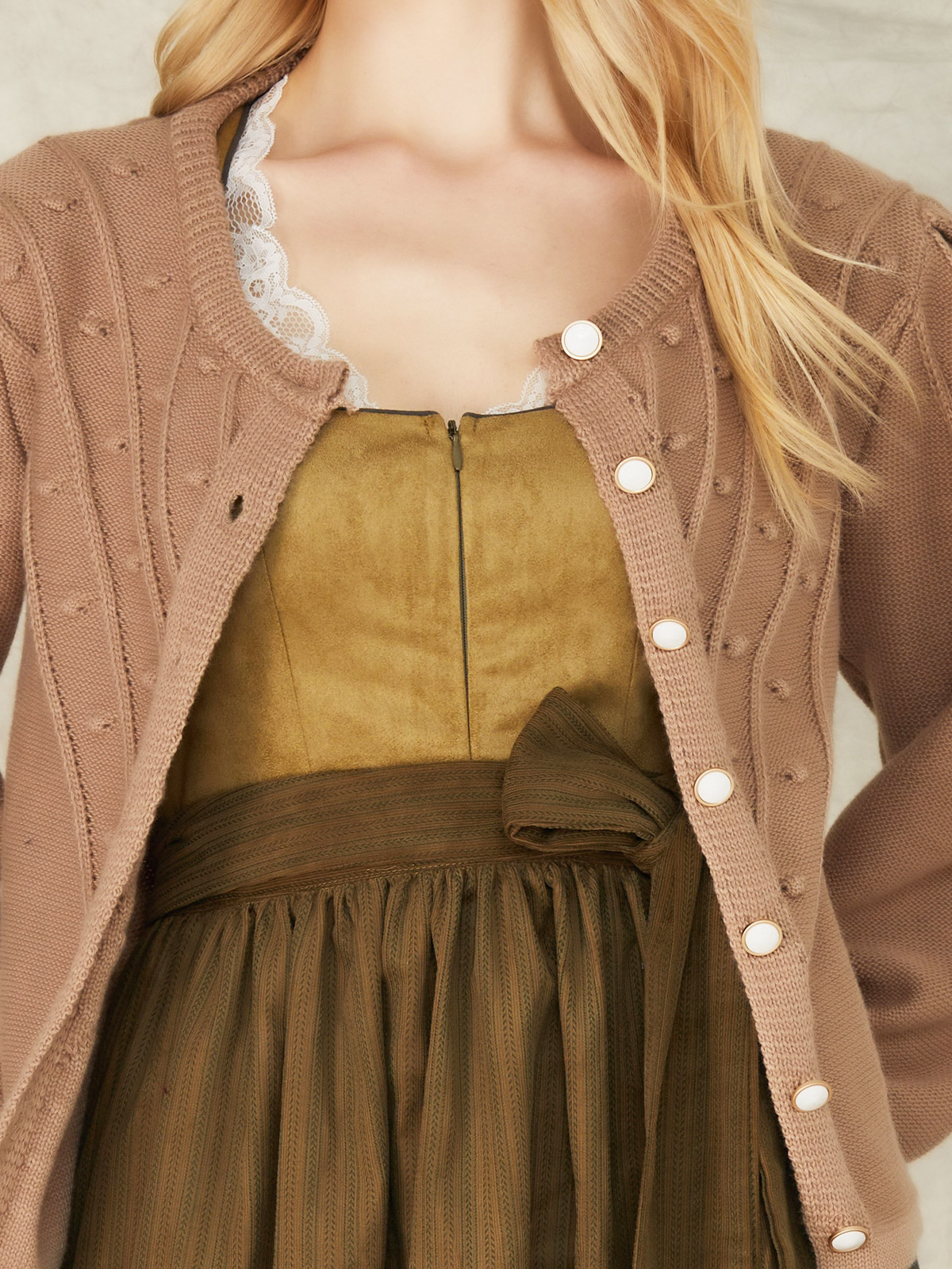 Dirndl Grau in eleganter Ausführung