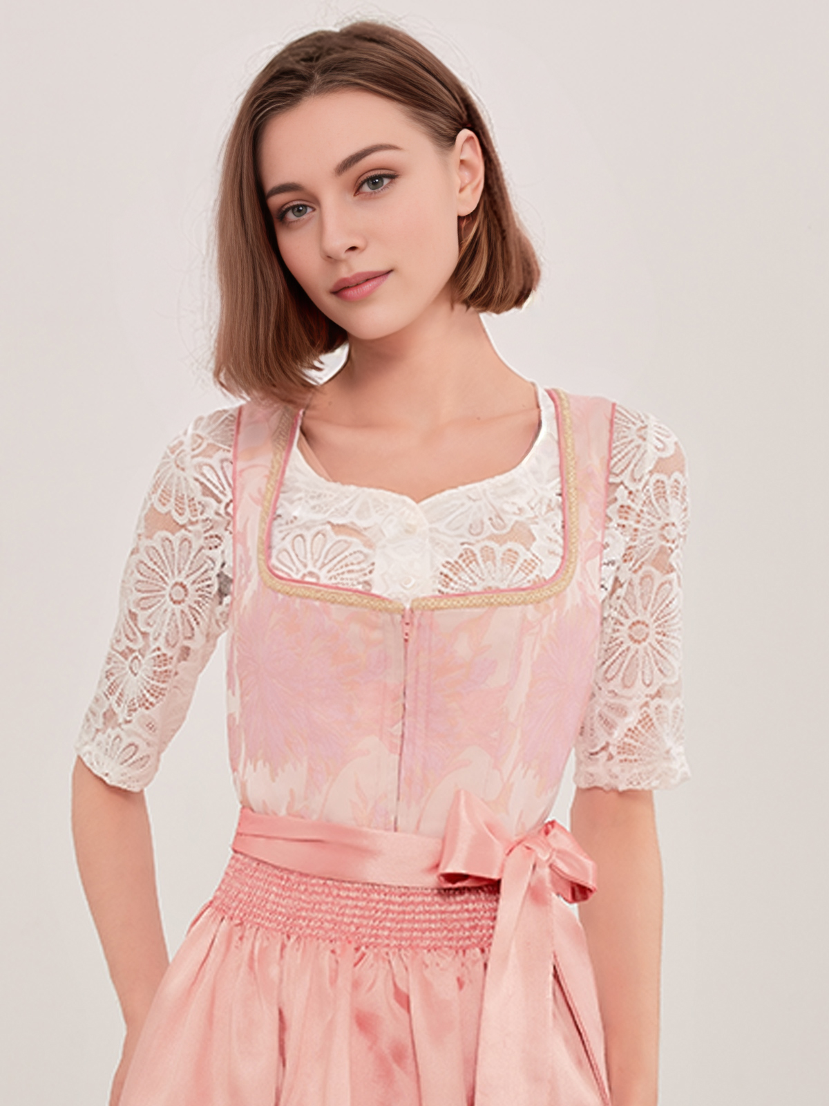 Dirndl mit V-Ausschnitt